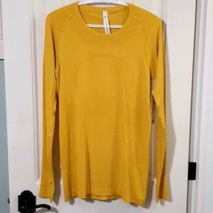 NWT Lululemon Swiftly LS